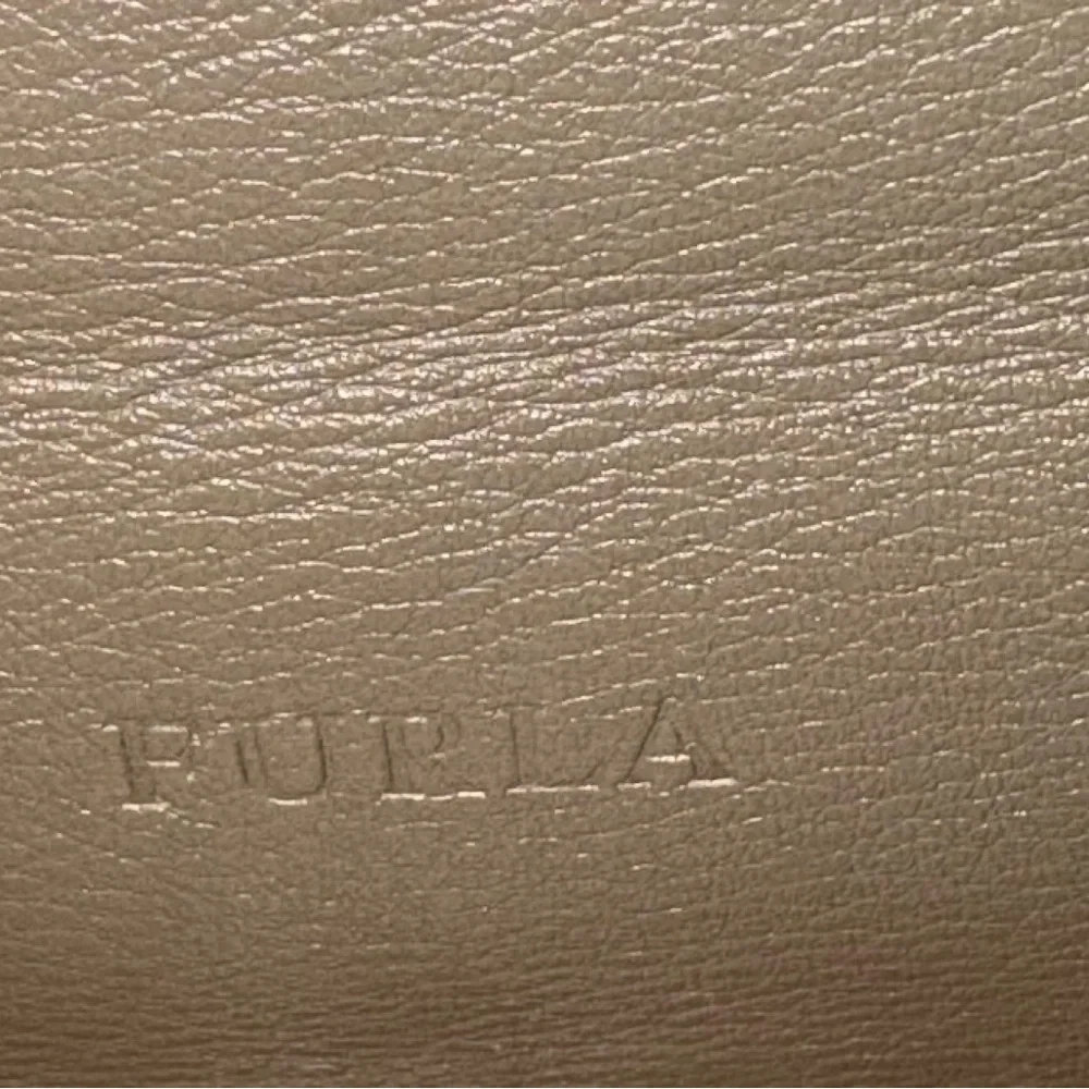Furla Vintage Shoulder Bag - Picture 4 of 8